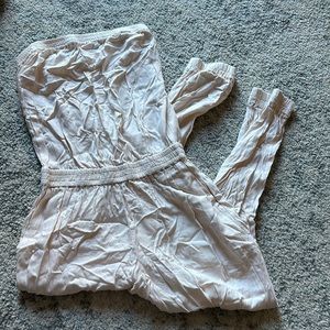 Aritzia jumpsuit (needs ironing)only worn and washed once! Full length/strapless